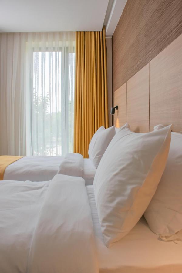 Hotel Osetia Garden Momcsilgrad Kültér fotó