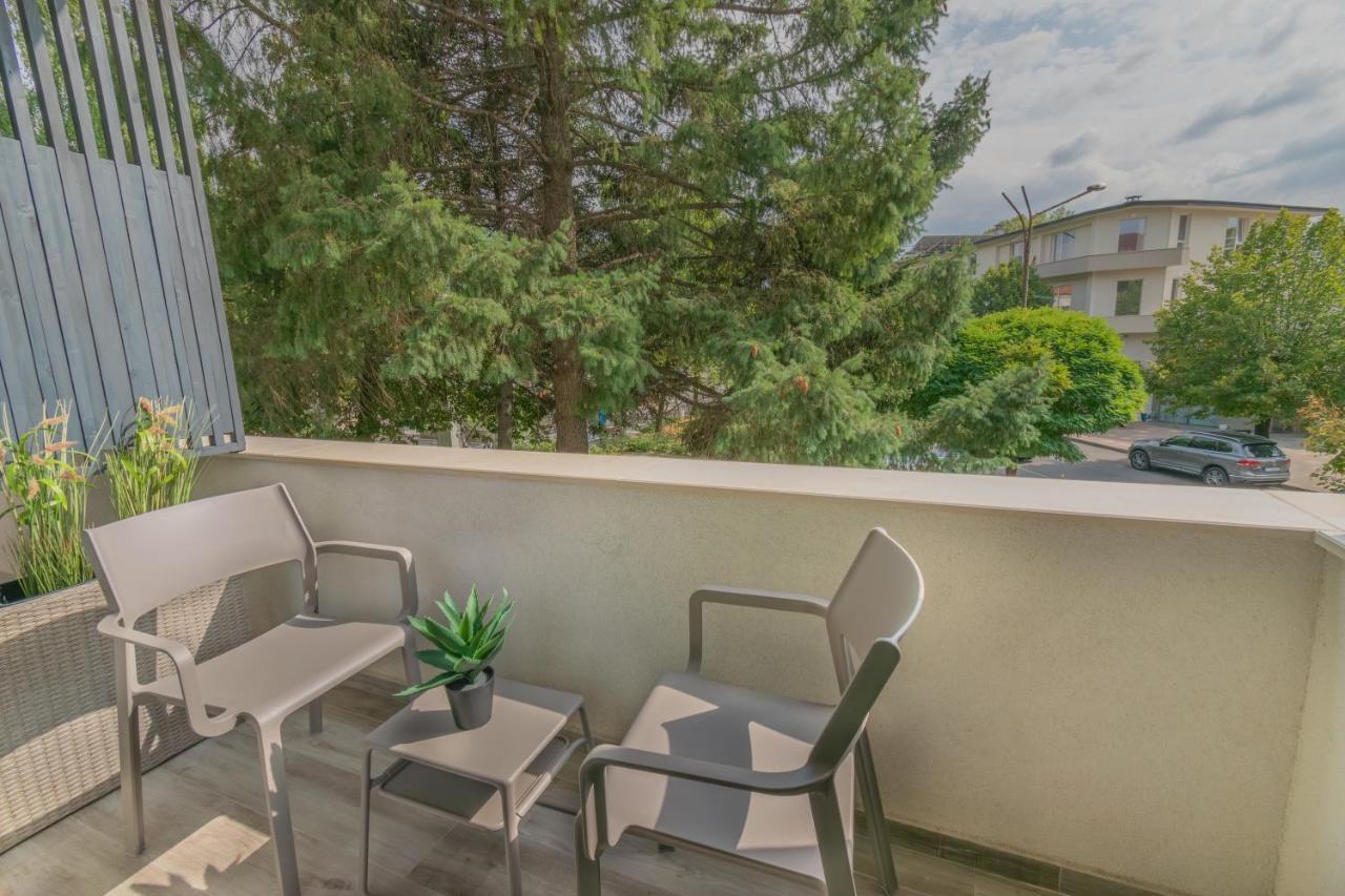 Hotel Osetia Garden Momcsilgrad Kültér fotó