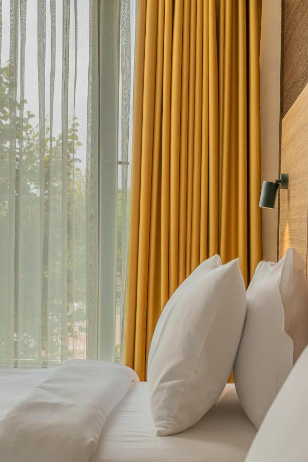 Hotel Osetia Garden Momcsilgrad Kültér fotó