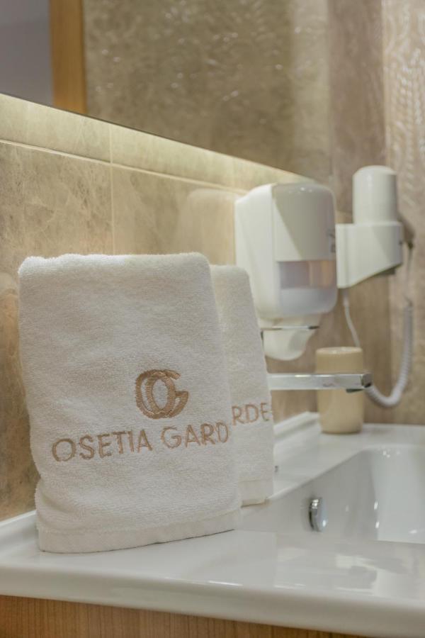 Hotel Osetia Garden Momcsilgrad Kültér fotó