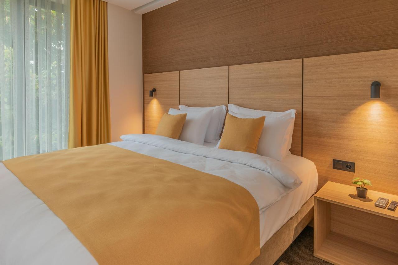 Hotel Osetia Garden Momcsilgrad Kültér fotó