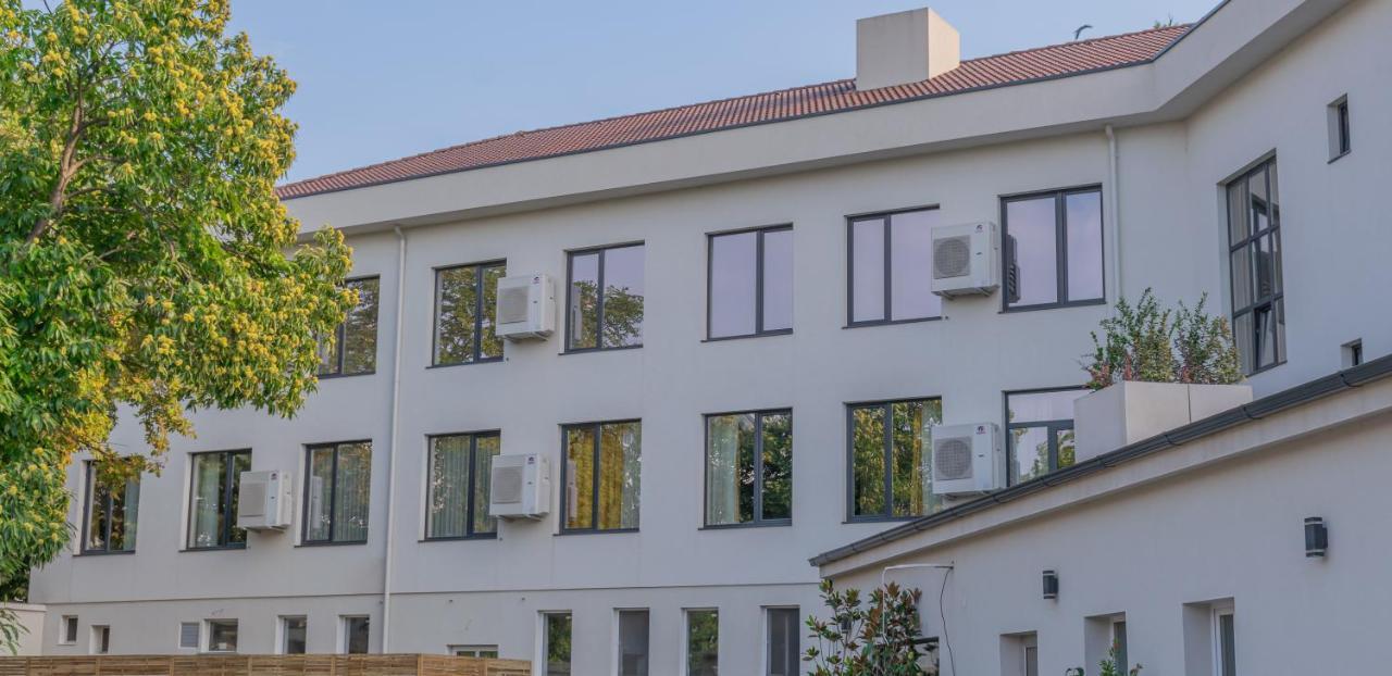 Hotel Osetia Garden Momcsilgrad Kültér fotó