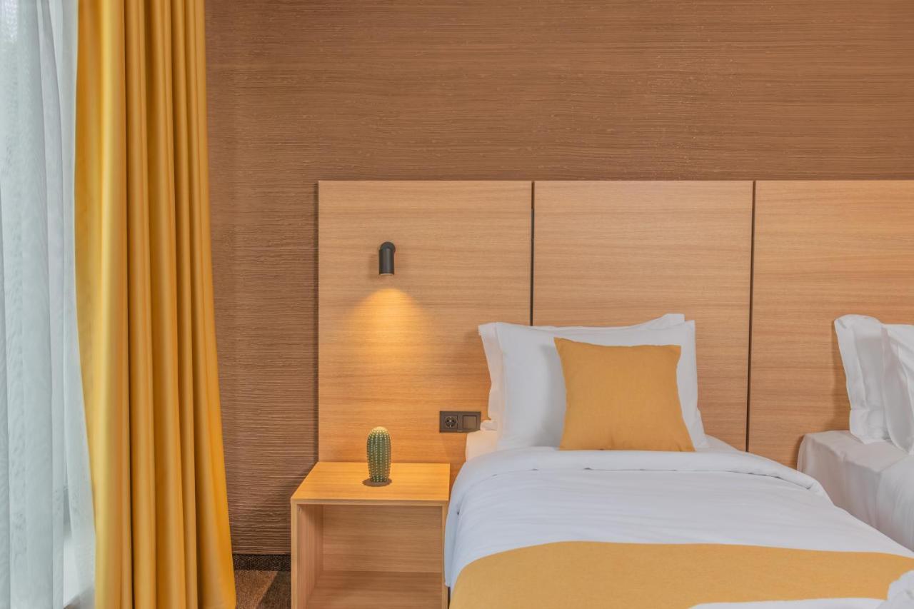 Hotel Osetia Garden Momcsilgrad Kültér fotó