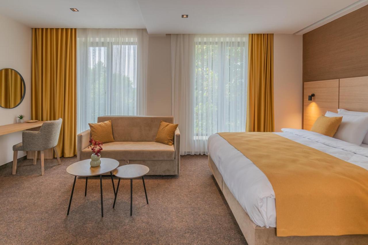 Hotel Osetia Garden Momcsilgrad Kültér fotó