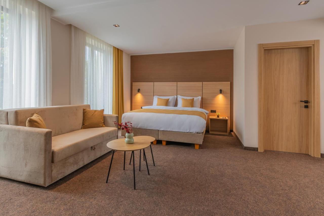 Hotel Osetia Garden Momcsilgrad Kültér fotó