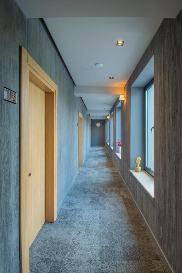 Hotel Osetia Garden Momcsilgrad Kültér fotó