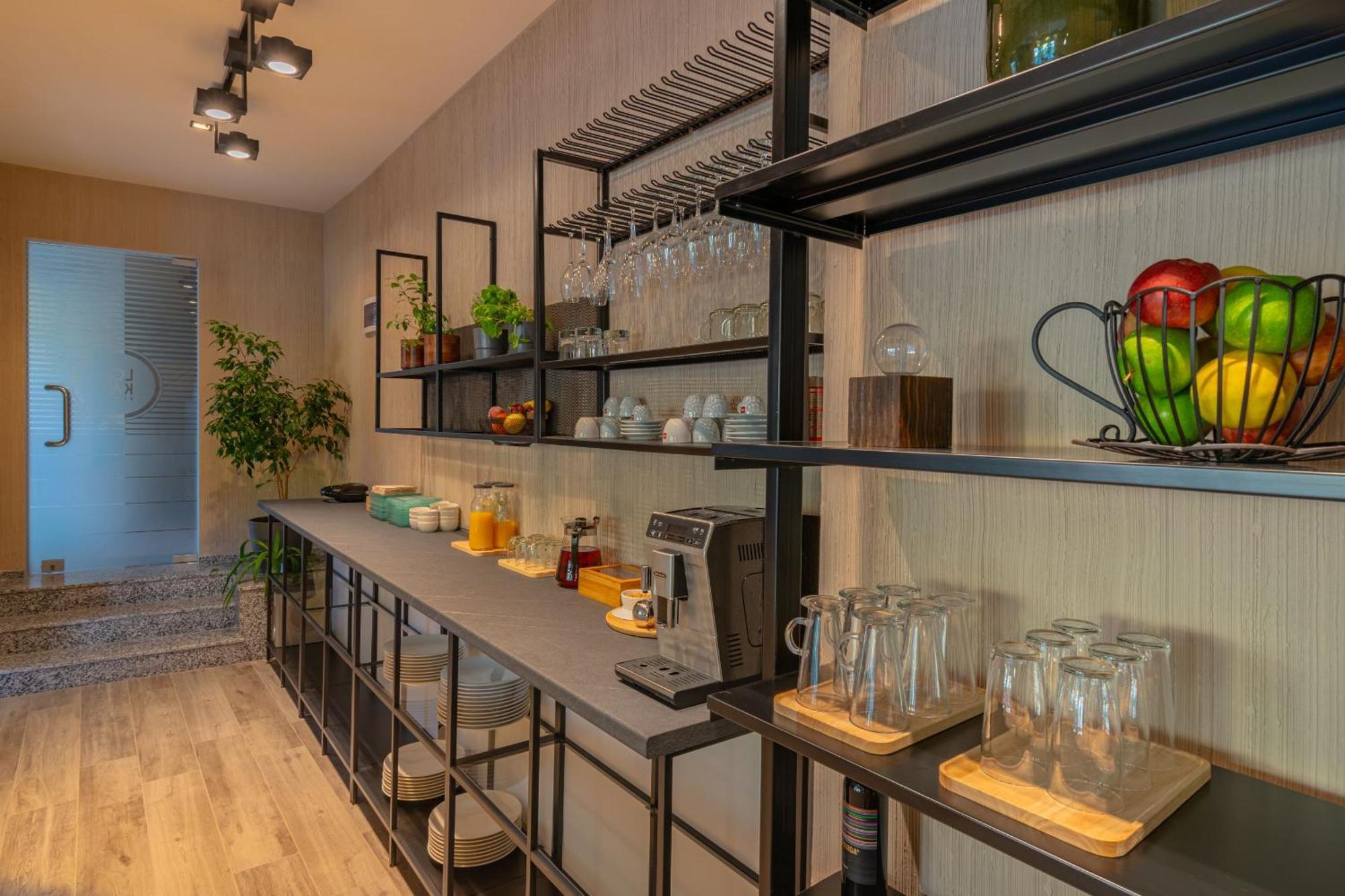 Hotel Osetia Garden Momcsilgrad Kültér fotó